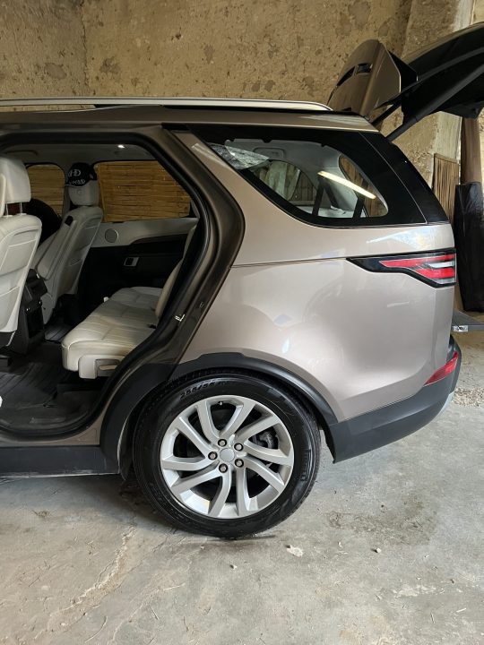 Concept nettoyage voiture sans eau Avignon
