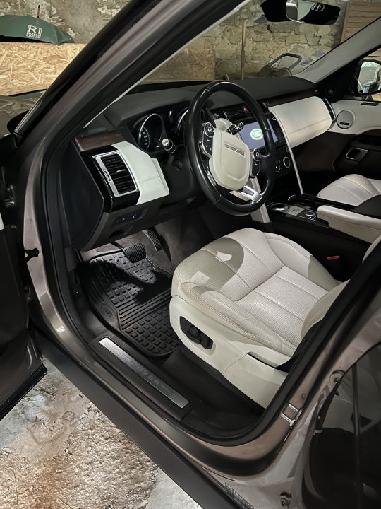 Concept nettoyage voiture sans eau Avignon